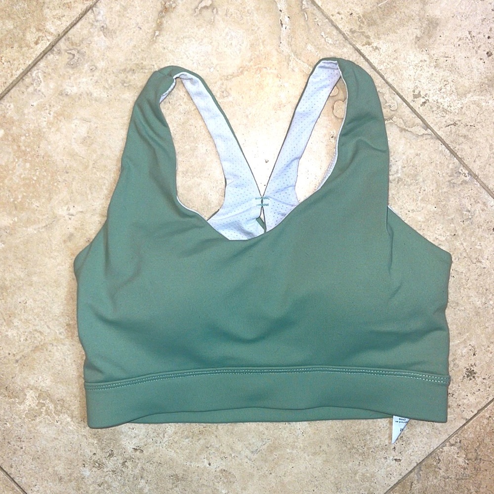 Medium cross back sports bra